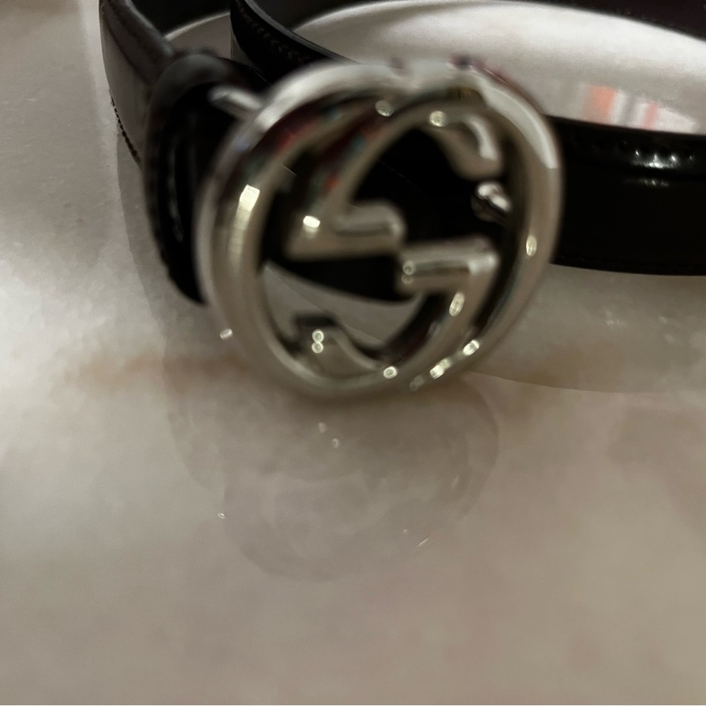 - Gucci GG interlocking Brown leather belt